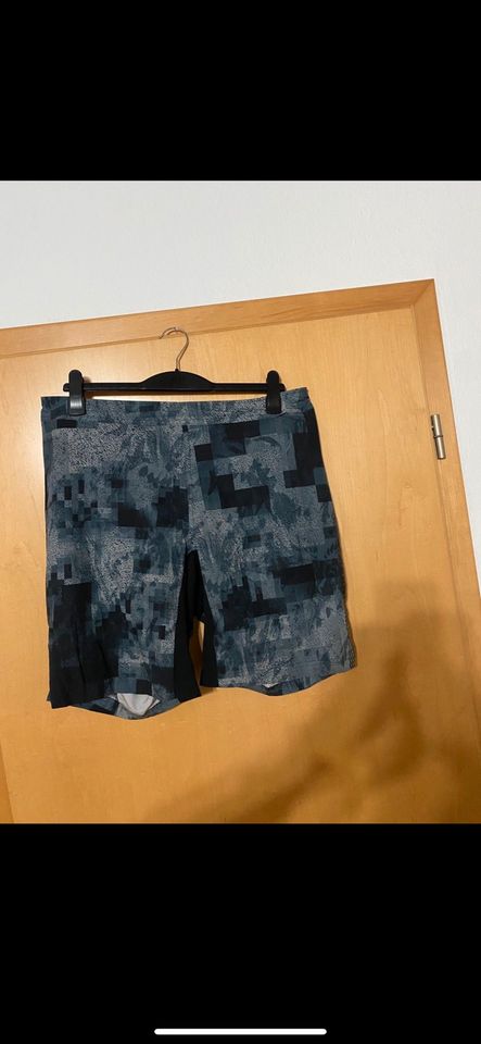 verschiedene Herren Shorts, Badehosen Größe S, M und L in Ingolstadt