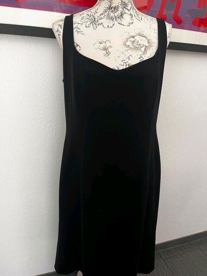 Armani Collezioni Etuikleid Kleid schwarz IT Gr 48, Gr 44 in Sersheim