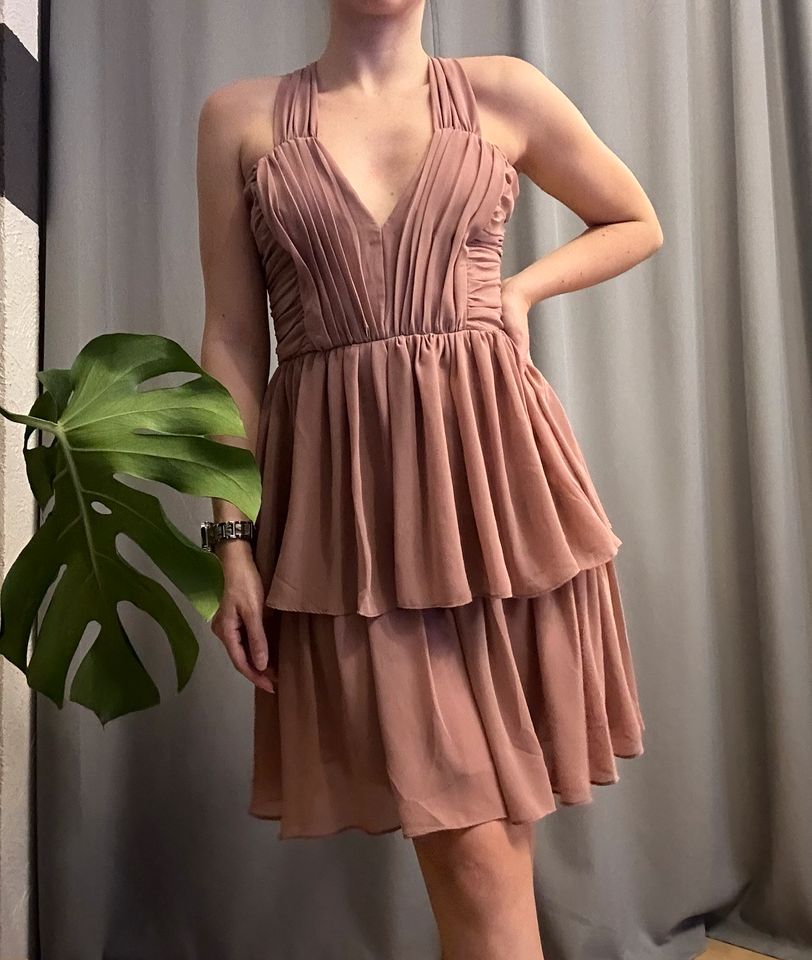 8,50 € ❤️ H&M / schickes Kleid Tüll / altrosa / S 36 in Schöllkrippen