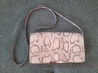 H&M Clutch Umhängetasche Schlangenoptik beige taupe Tasche Party Frankfurt am Main - Bergen-Enkheim Vorschau