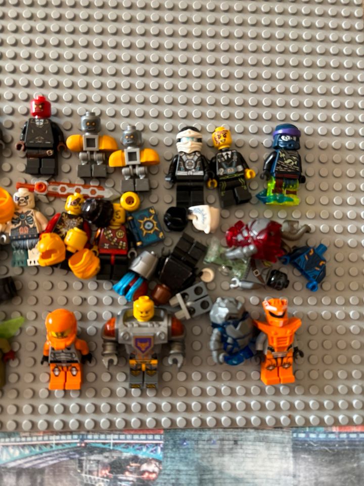 Lego Ninjago City Nexo Knight Figuren Minifiguren Sammlung Konvol in Arnsberg