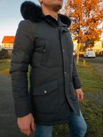 Guess Parka Jacke Herren Gr M  mit Fellkaputze Leipzig - Gohlis-Mitte Vorschau