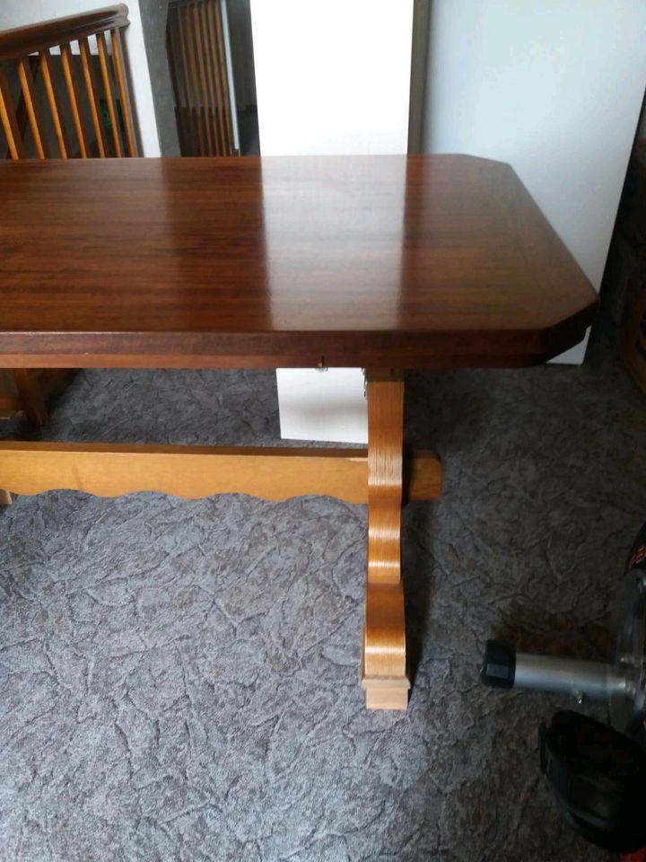 Tisch Holztisch Wohnzimmertisch zum ausziehen in Großenhain