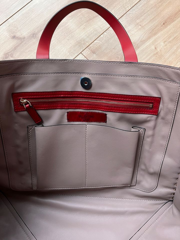 Valentino Garavani Rockstud Leder Shopper Neu Red in Berlin