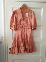 Wunderschönes Volantkleid von Sandro Paris Bremen - Schwachhausen Vorschau