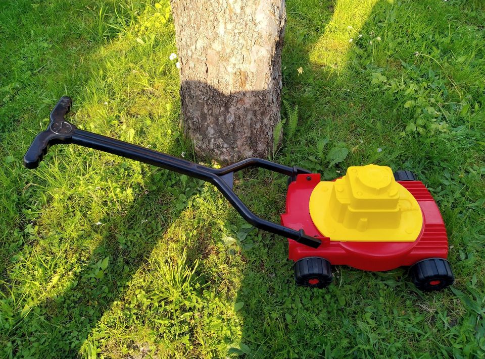 Spielzeug-Rasenmäher für Kinder in Hamburg