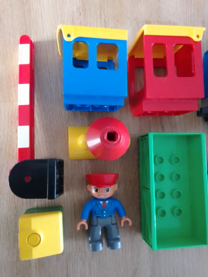 Verkaufe Lego Duplo Teile Eisenbahn Lok Cargo Waggon Anhänger in Fehmarn