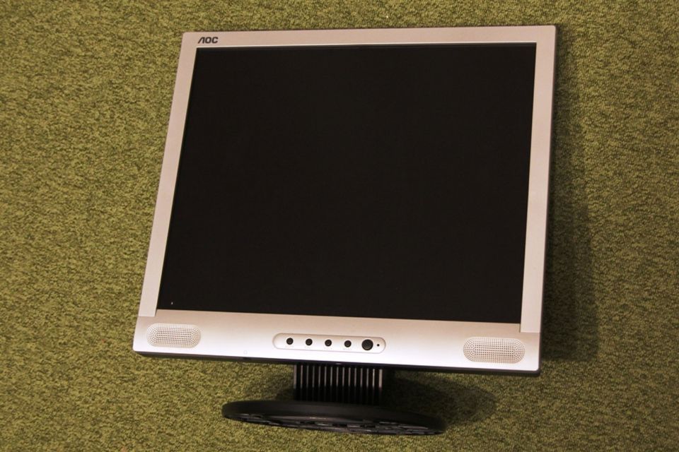 AOC Monitor 19 Zoll PC Bildschirm Computer in Waldhufen
