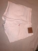 NEU weiße Levi’s Shorts / kurze Hose/ Jeans s Niedersachsen - Laatzen Vorschau
