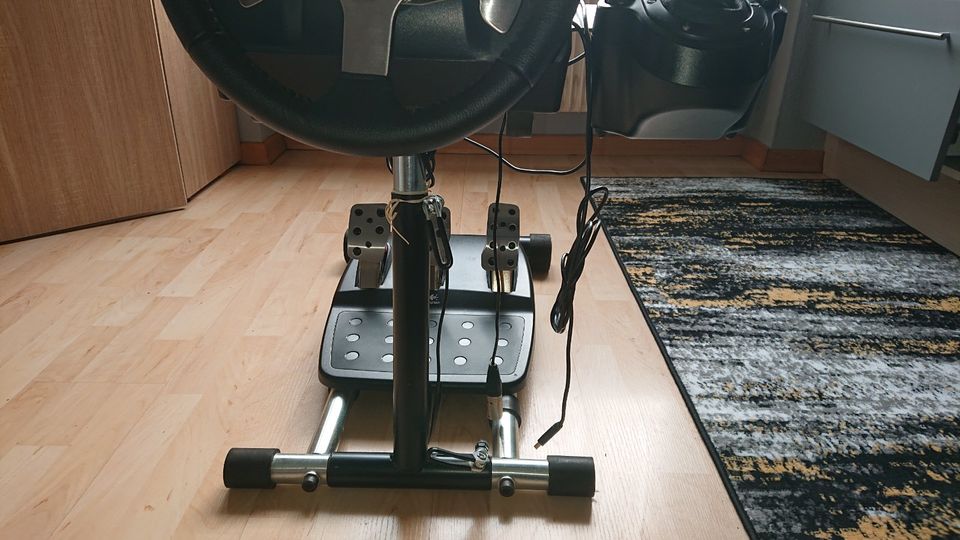 Logitech G25 Racing Wheel mit H- Schaltung inkl. Wheel Stand Pro in Schönau