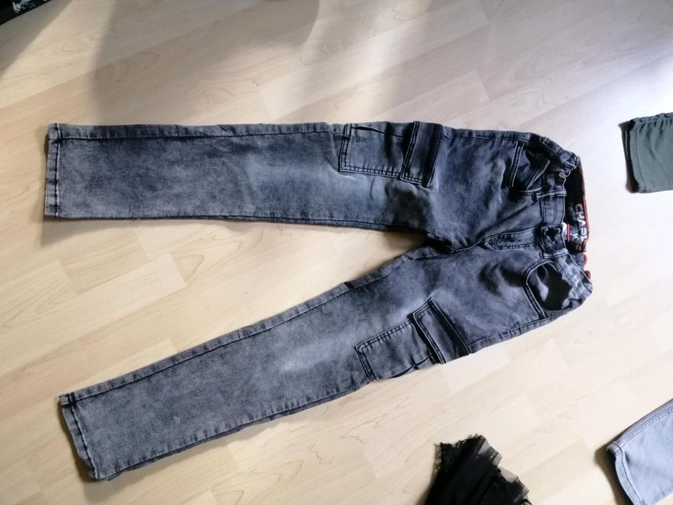 Hosen Set Chapter Young 158, Jeans, wie Neu in Peitz