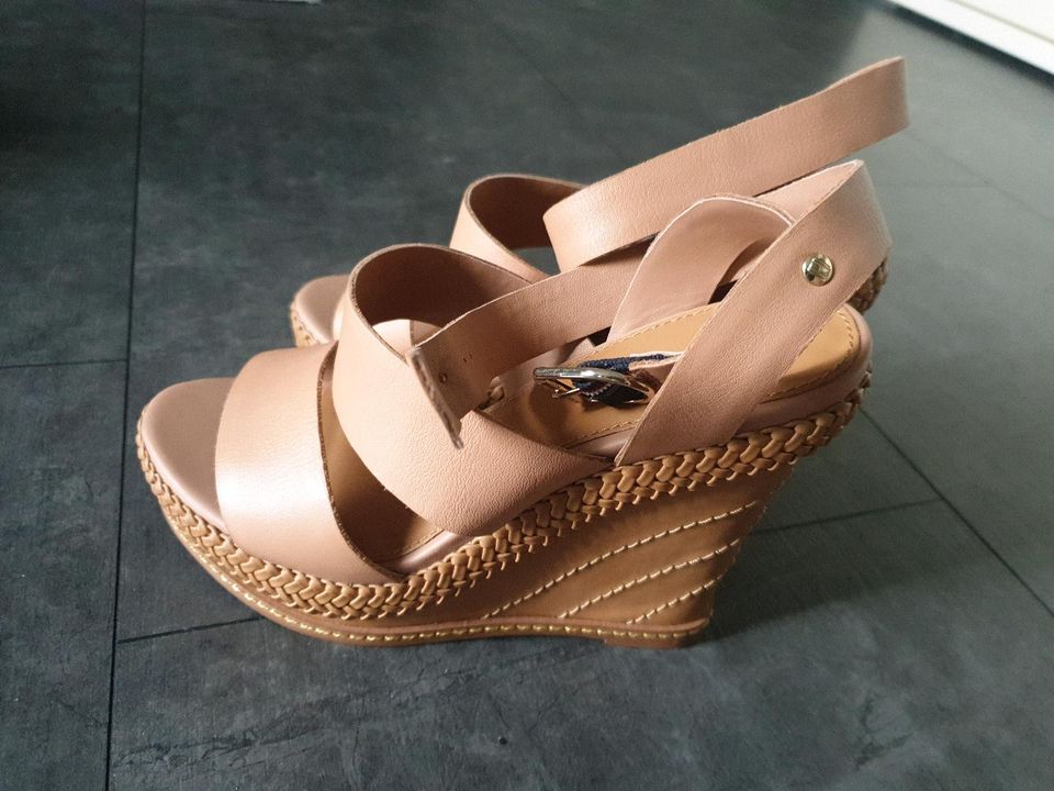 Tommy Hilfiger Damen wedges Sandale Neu gr. 37 Leder in Alsdorf