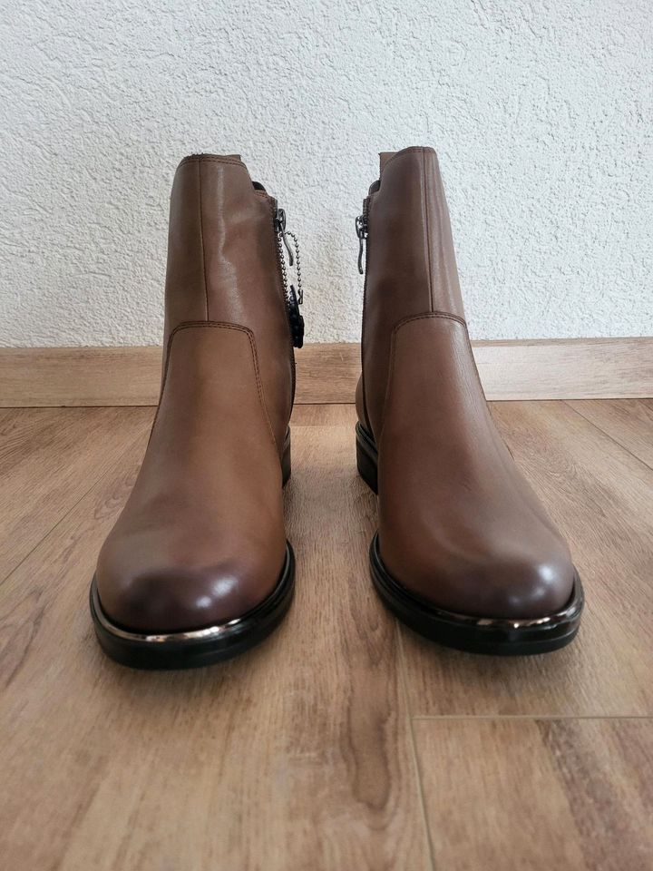 Caprice Schuhe Chelsea Boots Leder Gr. 40 Taupe ungetragen in  Baden-Württemberg - Stockach | eBay Kleinanzeigen ist jetzt Kleinanzeigen