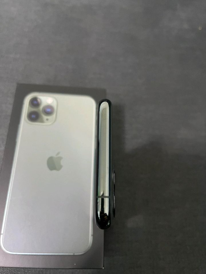 Apple iPhone 11 Pro 64GB Midnight Green in Dormagen