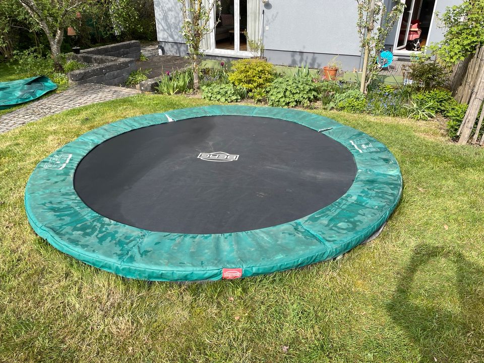 Berg In-Ground Trampolin, 330cm Durchmesser in Roetgen