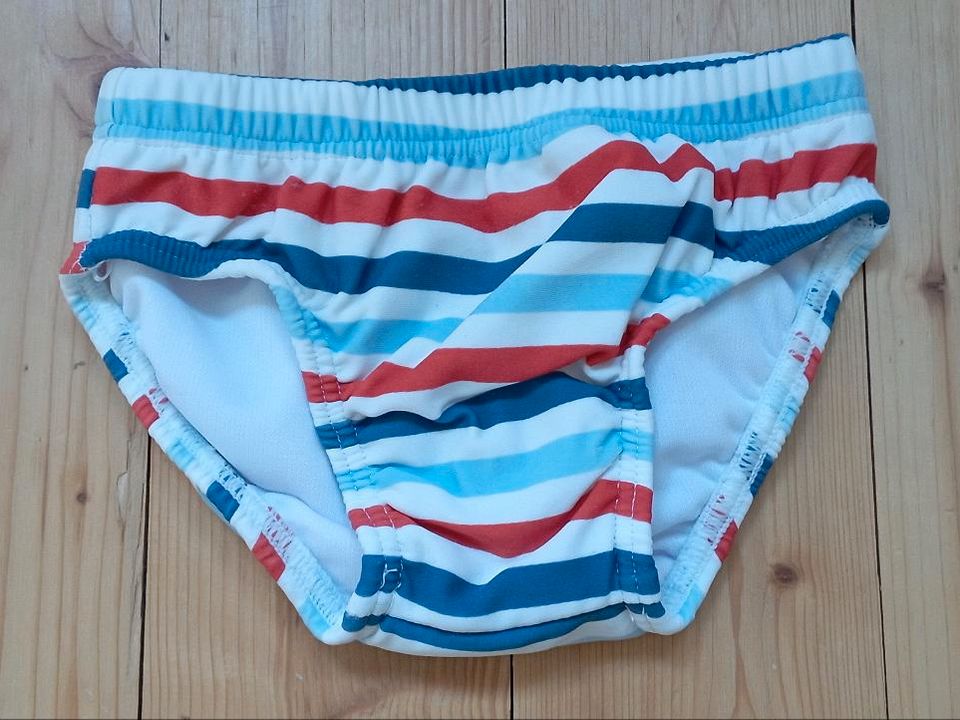 Badehose (Größe: 62/68) - Babykleidung in Östringen