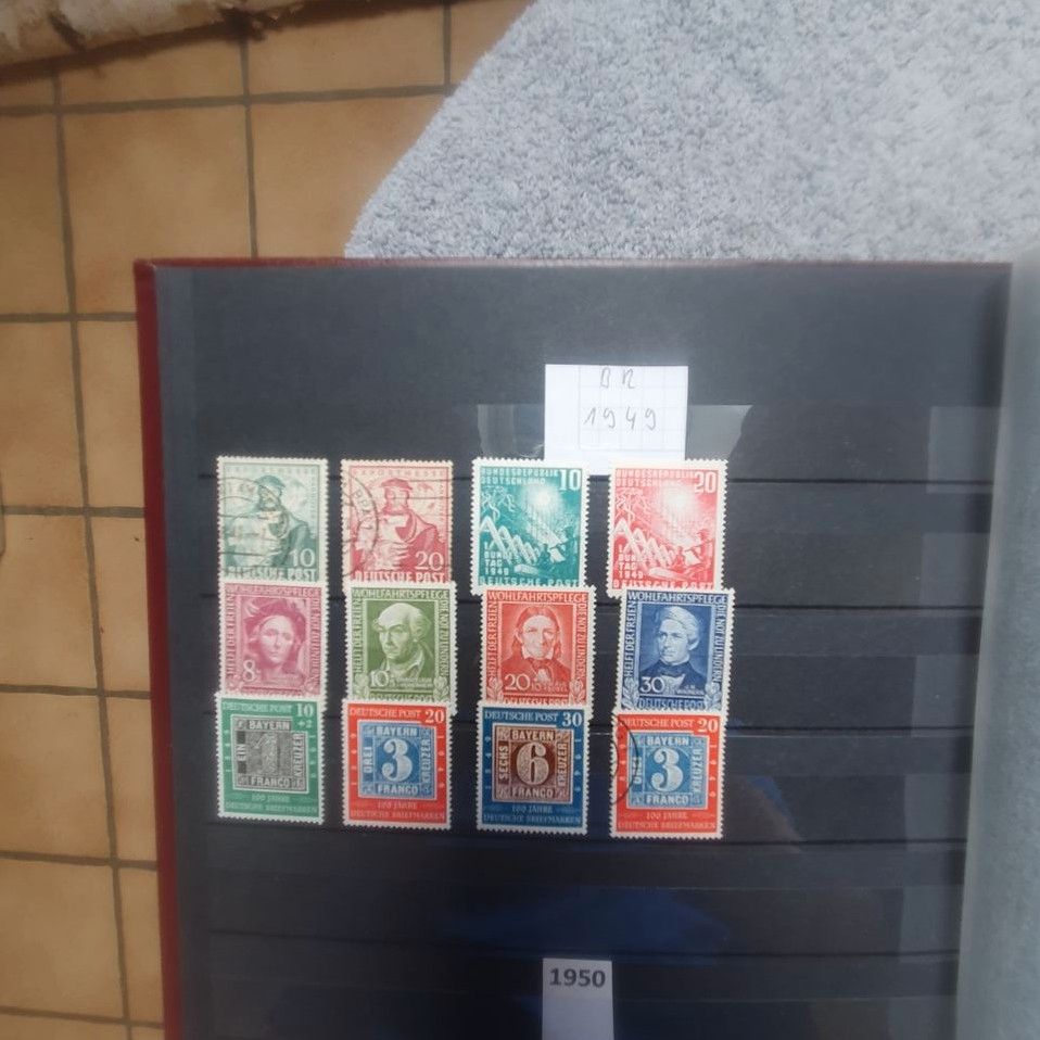 Briefmarkenalbum von 1948 bis 1990 in Schüttorf