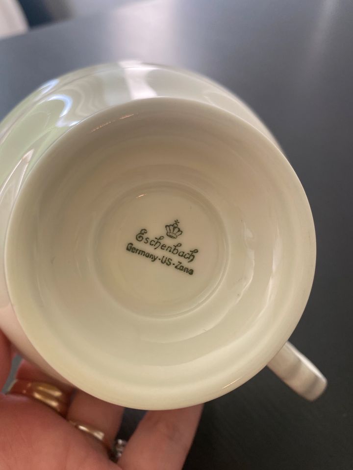 Eschenbach Porzellan Tasse selten mit Goldrand in Velbert