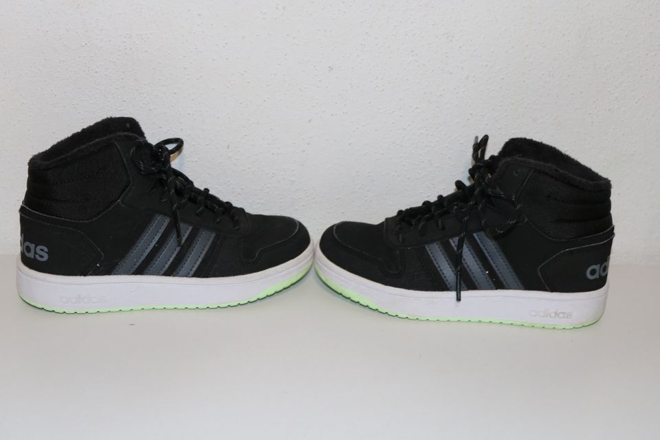 Adidas Halbschuhe, Turnschuhe, Winterschuhe Gr. 32 – wie neu! in Passau