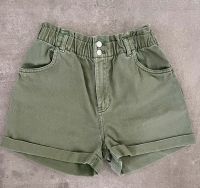 H&M SHORT - OLIVE - GR. 152 Sachsen - Radebeul Vorschau