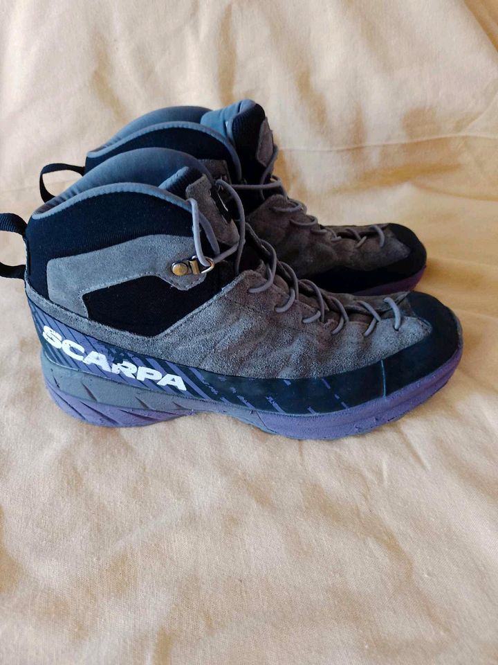 Scarpa Kinder trekking Stiefel 35 in Göttingen