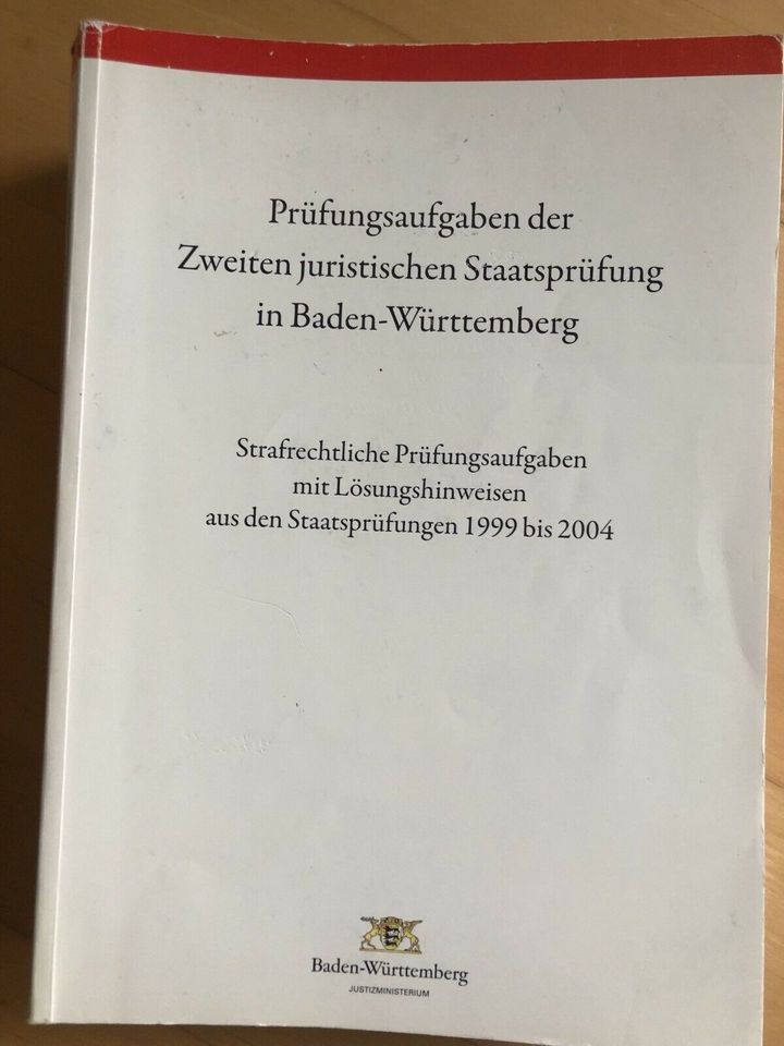 Ältere Lehr- und Klausurenbücher für JURA in Singen