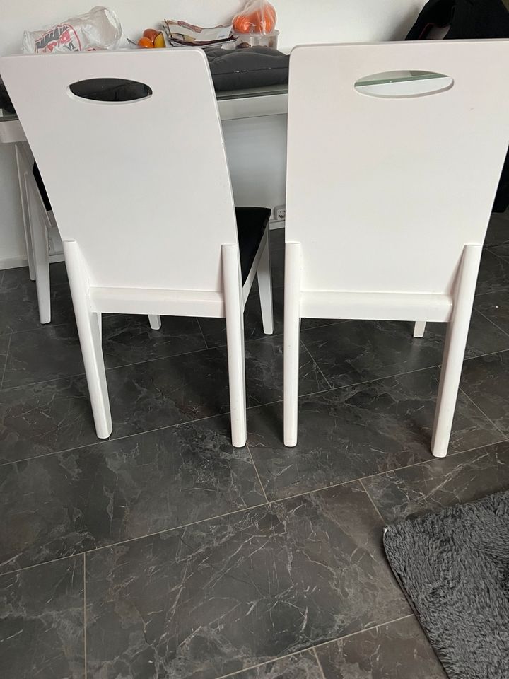 Esszimmer Tisch mit Stühlen in Braunschweig