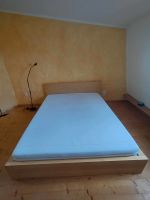 Bett 160 x 200 Doppelbett Holz mit Matratze, Lattenrosten Kr. München - Unterschleißheim Vorschau