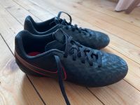 Nike Fußballschuhe Größe 33 Niedersachsen - Ganderkesee Vorschau