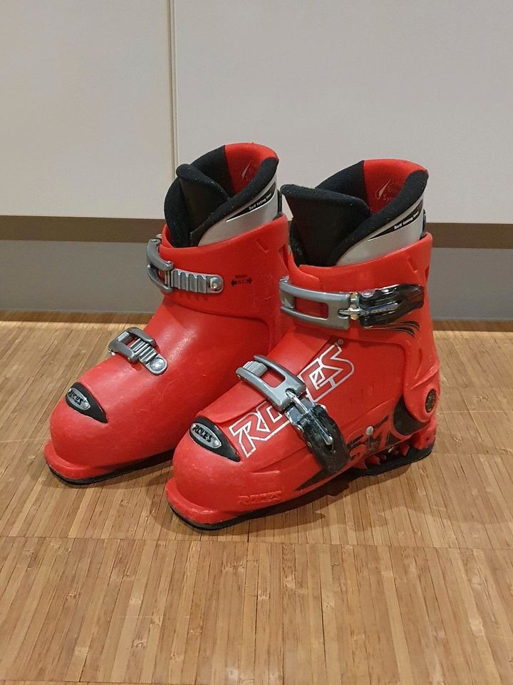 Skistiefel Skischuhe Roces Größe 30-35 in Jettingen