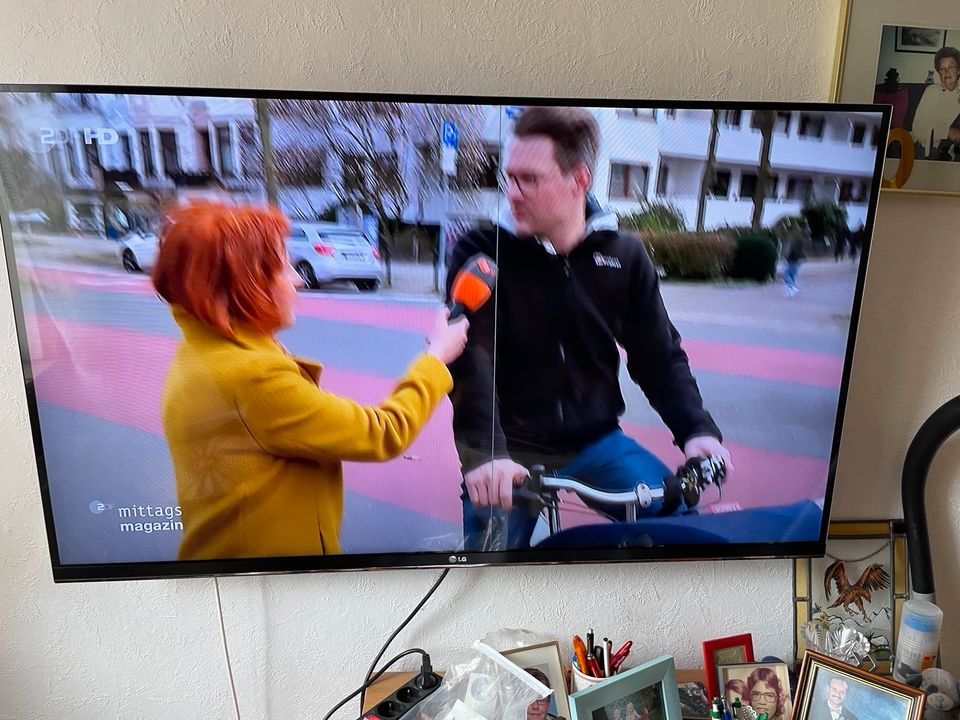 LG 55 Zoll Flachbild Fernseher großes Bild in Bremen