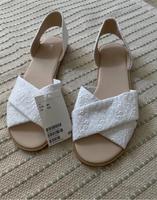 Stoff Sandalen H&M Divided weiß Lochspitze Sachsen - Oelsnitz/Erzgeb. Vorschau