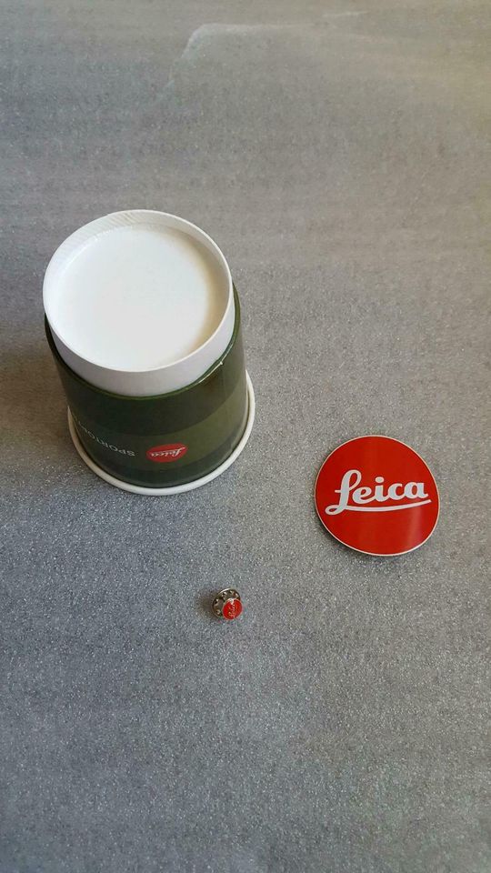 LEICA    AUFKLEBER  ANSTECKER   BECHER in Hüttenberg