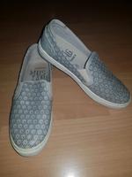 Original Mustang True Denim Schuhe Grau mit Strass Größe 38 Düsseldorf - Benrath Vorschau