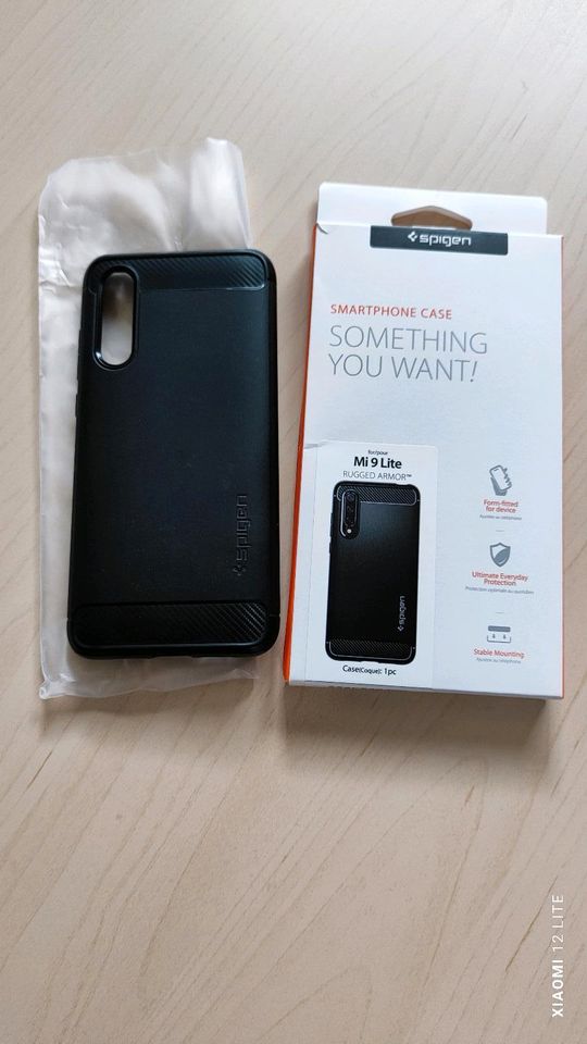 Spigen Hülle Case Xiaomi Mi 9 Lite schwarz Black in Selfkant