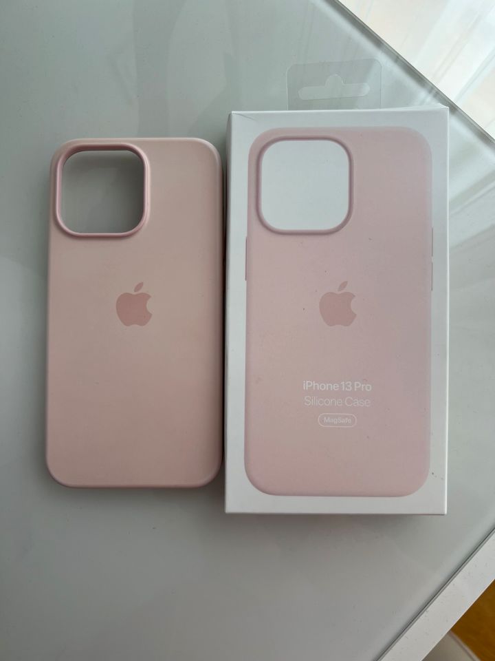 Apple iPhone 13 pro Silikon Hülle chalk pink in Frankfurt am Main