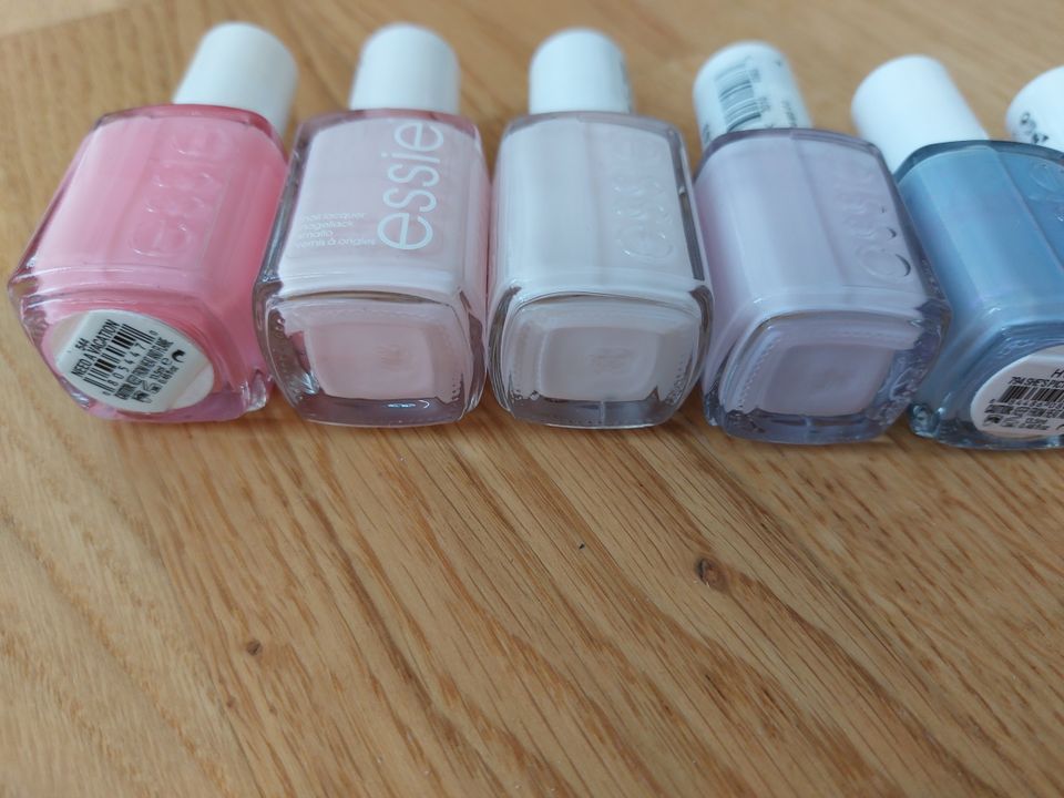 ESSIE Nagellack  // 11 Stück in Erkrath