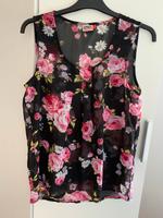 Bluse Kurzärmelige Trägerhemd Blumenbluse Gr. S (36) Only Sachsen - Görlitz Vorschau