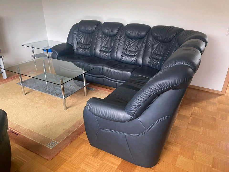 Leder Sofa mit Sessel in dunkel Blau (fast schwarz) in Bad Oeynhausen