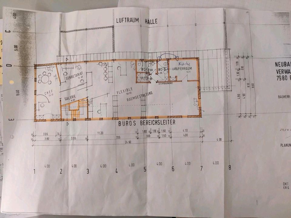 Helle und moderne Bürofläche mit ausreichend Parkplätzen in Weingarten