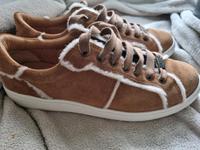 UGG Sneaker Schuhe Gr.41 Wildleder chestnut wie neu Berlin - Wilmersdorf Vorschau