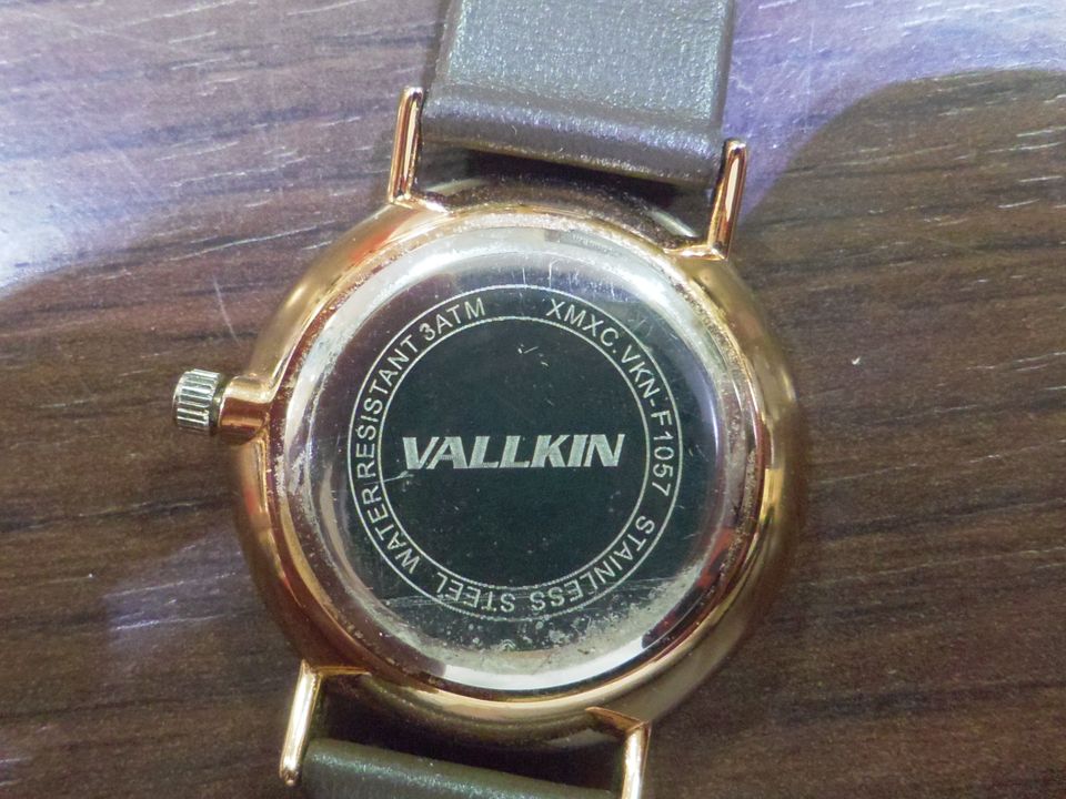Armbanduhr mit Datum in Forchtenberg
