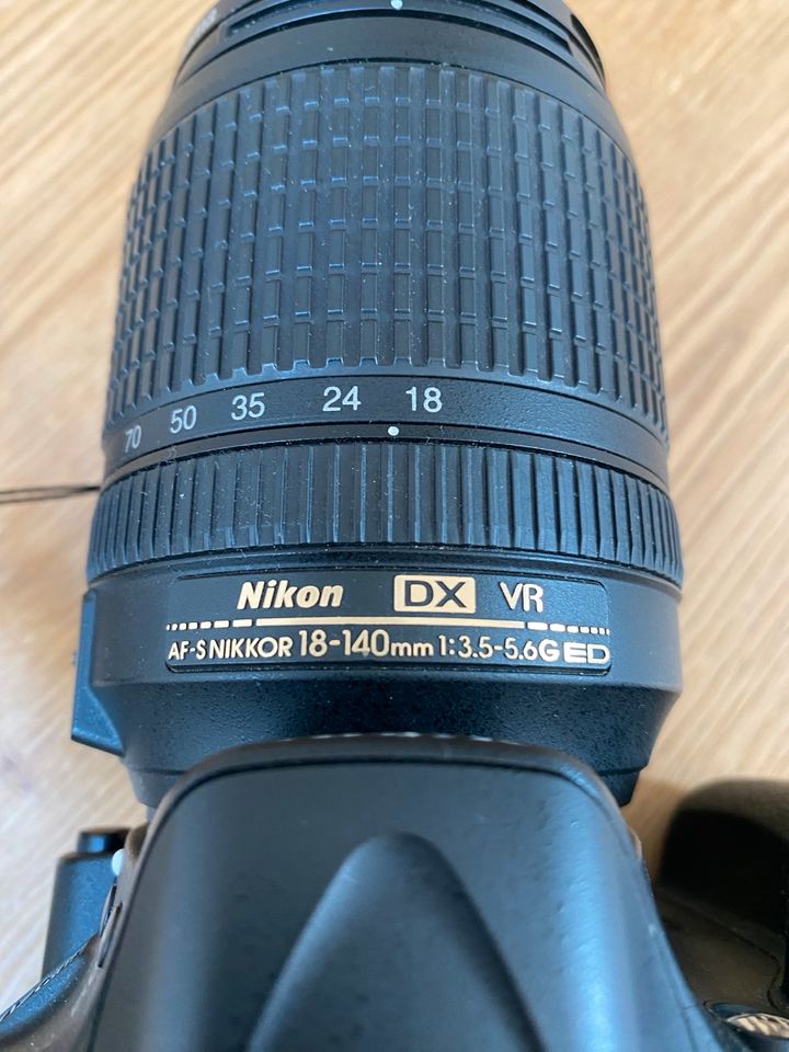 Nikon D5200 mit Blitz in Geyer