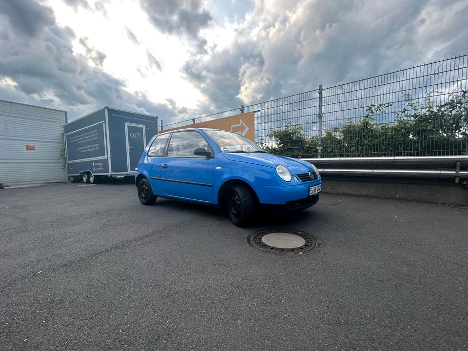 VW Lupo Blau in Essen