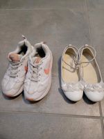 2 Mädchenschuhe gr. 34 Nike air und ballerina in weiss Nordrhein-Westfalen - Paderborn Vorschau