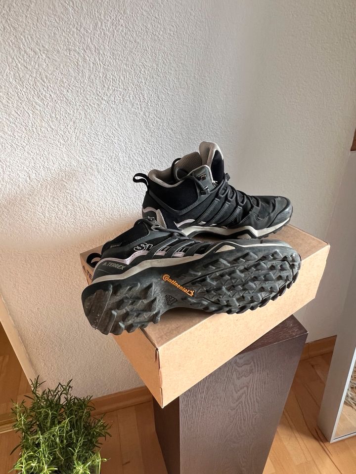 Adidas Terrex Wanderschuhe in München