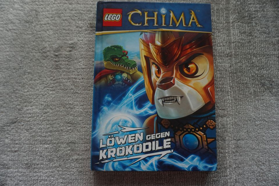 Lego Buch Chima - Löwen gegen Krokodile/ Wölfe gegen Adler 2in1 in Frankfurt am Main