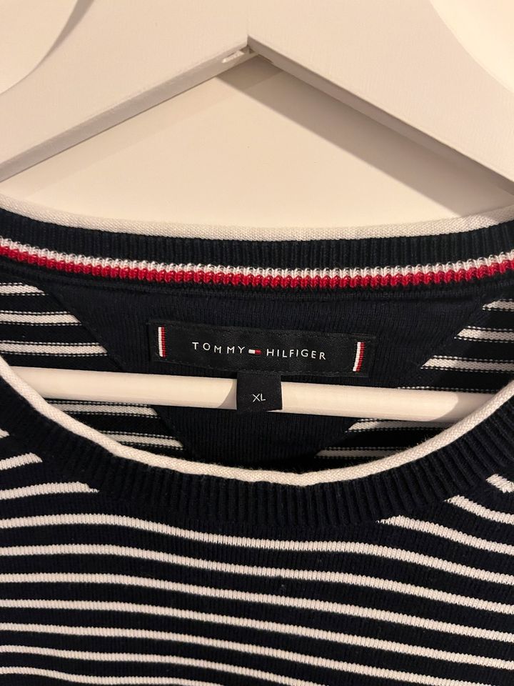 Tommy Hilfiger Pullover Shirt Pulli in Mönchengladbach