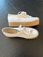 Superga Sneaker weiß Plateau Bast Jute Gr. 41 fast wie neu Bayern - Markt Schwaben Vorschau