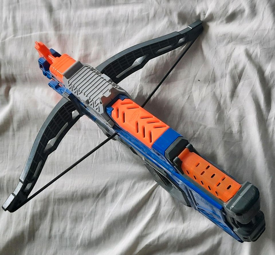 Nerf Armbrust/Spielzeug Pistole in Klein Offenseth-Sparrieshoop